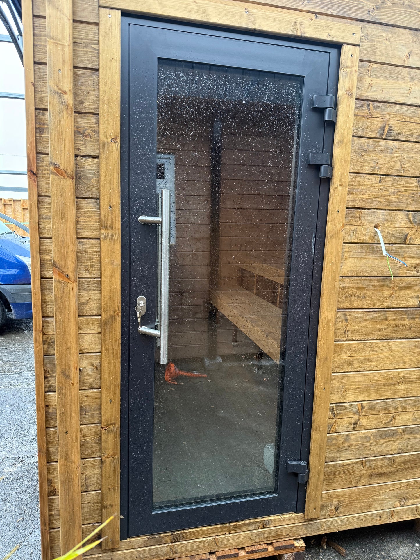 Aluminium door